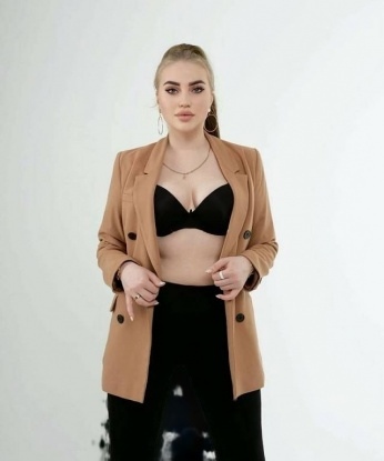 👠 Живу в красивой Москве, где каждая встреча со мной станет волшебной. 💫 У меня есть шикарные услуги, чтобы позаботиться о твоем наслаждении: секс, классика, эротический массаж, стриптиз. 🌟 Позволь мне погрузить тебя в мир невероятных ощущений, исполняя все твои желания. 😘
🔥 Мои отзывы часто упоминают мою умопомрачительную внешность и нежные прикосновения, которые оставляют мужчин в состоянии блаженства. 💋 Мои фото - подтверждение моей красоты и сексуальности. ✨
Ты хочешь окунуться в океан наслаждения? Ты хочешь испытать все, о чем мечтаешь? Тогда я здесь, чтобы сделать твои фантазии реальностью! 💦 Жду тебя для незабываемой встречи в Москве. Открой дверь в мир страсти вместе со мной! 🔥 Ксюша